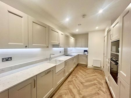 Spindle Avenue, Fleet, Hampshire, GU51 - Photo 3