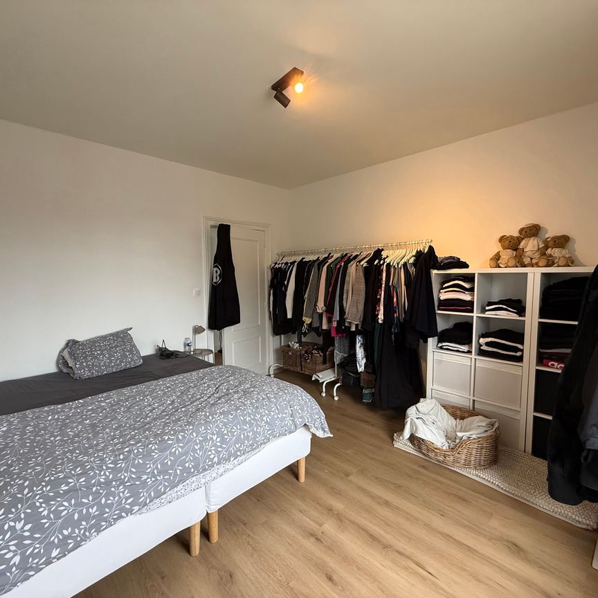 SERSKAMP - Ruim, gerenoveerd appartement mét garage. - Foto 1