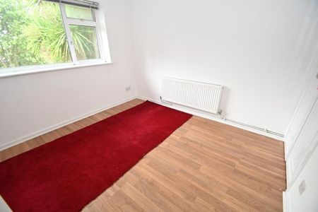 Newton Close, Slough, Berkshire,SL3 - Photo 3