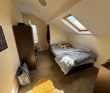 4 bedroom flat to rent - Photo 4