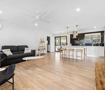 Tastefully renovated! - Photo 2