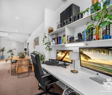 Resort Style 2-bedroom West End - Photo 4