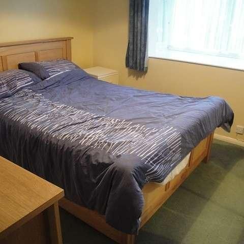 Bedroom Property In Godalming, GU7 - Photo 1