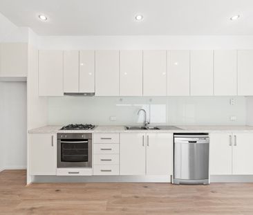 2/21 Alpine Grove, Pascoe Vale VIC 3044 - Photo 3