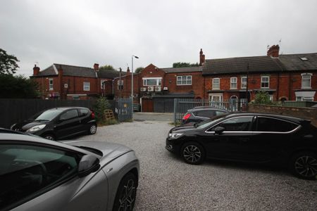 1 bedroom in a house share to rent - Photo 5