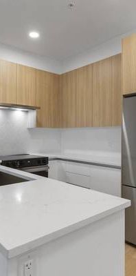 ✨ BRAND NEW 2 BED, 2 BATH CORNER UNIT – MAPLE RIDGE ✨ - Photo 1