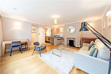 A bright first floor apartment located in this desirable mews in Belgravia. - Photo 3
