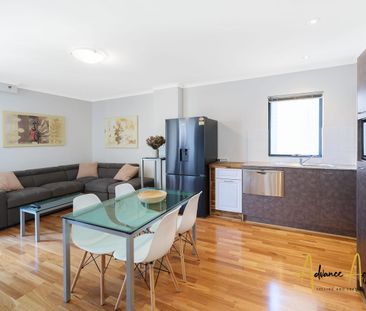 City Living!! - Photo 6