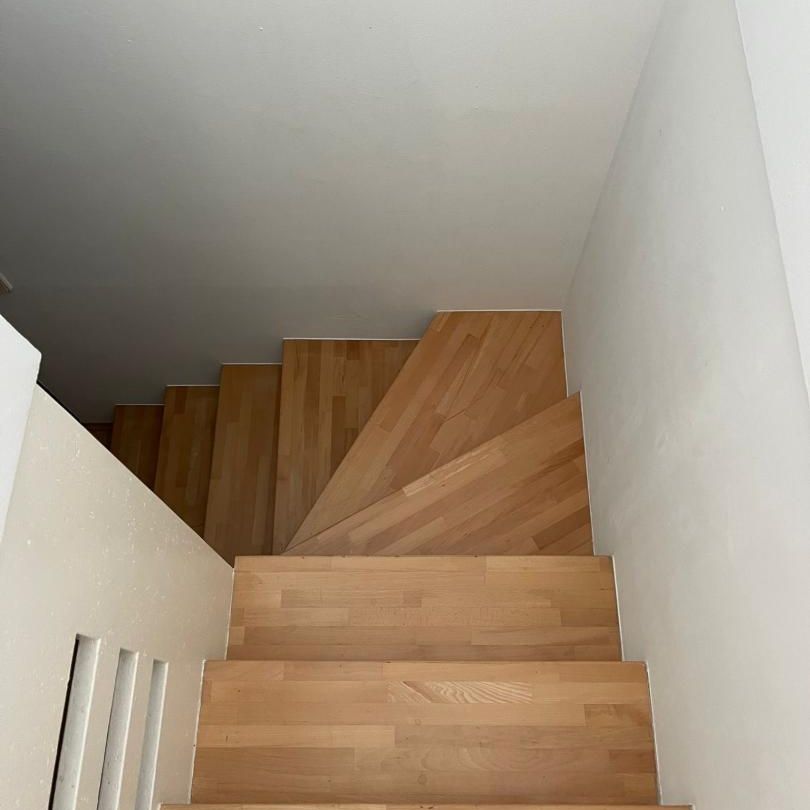 Galeriewohnung mit Balkon im letzten Liftstock - Foto 1