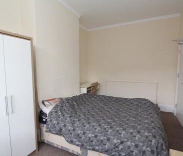 1 bedroom in a house share to rent - Photo 6