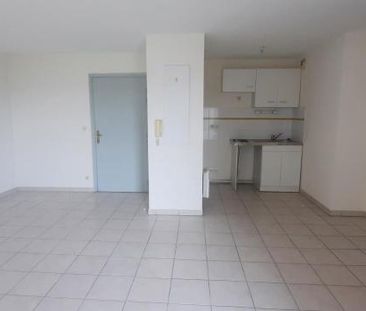 Location Appartement 2 pièces 38m² PAMIERS 09100 - Photo 2