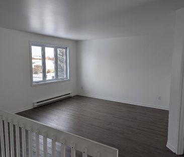 Appartement 5 1/2 rénové à louer à Sainte-Julie - Photo 1