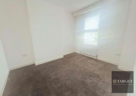 Coleridge Avenue, Newham, E12 - Photo 4