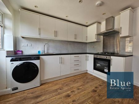 3 bedroom semi-detached house to rent - Photo 5