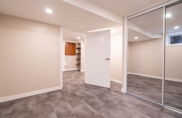 $1,499 / 1 br / 1 ba / 26 Rosslyn ave N unit 2 - Photo 1