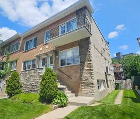 1 room apartment of 63m² in Montreal - Photo 1