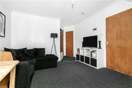 Stirling Close, London, SW16 5HH - Photo 3
