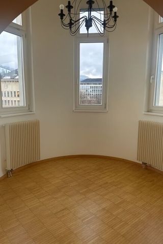 An absolute city feeling above the rooftops of St. Gallen - Photo 5