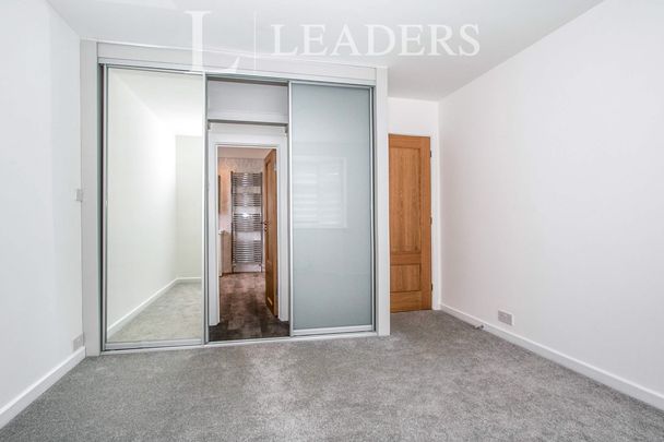 4 bedroom bungalow to rent Hamble Road, BH15 3NL - Photo 1