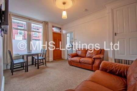 2 Bedroom Mid Terraced House for rent in Knowle Grove - Photo 4