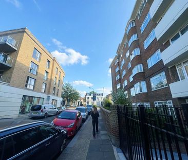 Meville Court Room 1 room 2 Room 3 - Photo 3