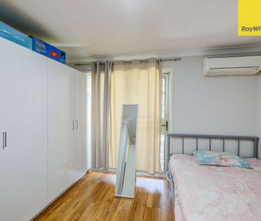 Spacious Family With 5 Aircon and 10 KW Solar - Photo 3