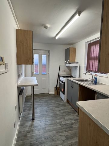 2 Bed Terraced House, Howarth Street, M16 - Photo 5