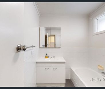 Two Bedroom Home with Large Landscaped Backyard - Photo 3