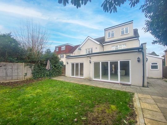 1 bedroom in a house share to rent - Photo 1