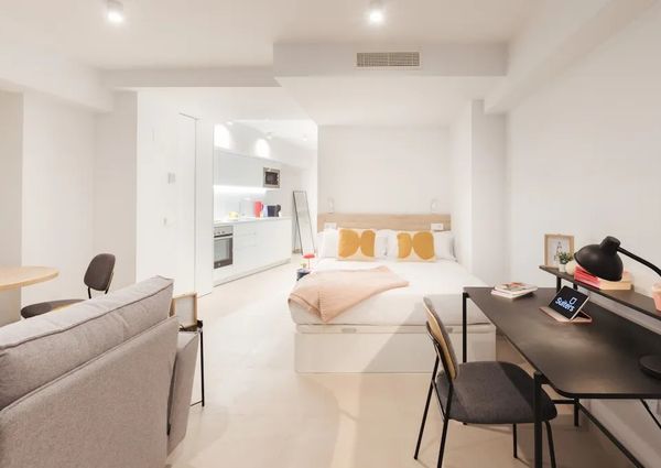 Calle Lazcano, Málaga, Andalusia 29008