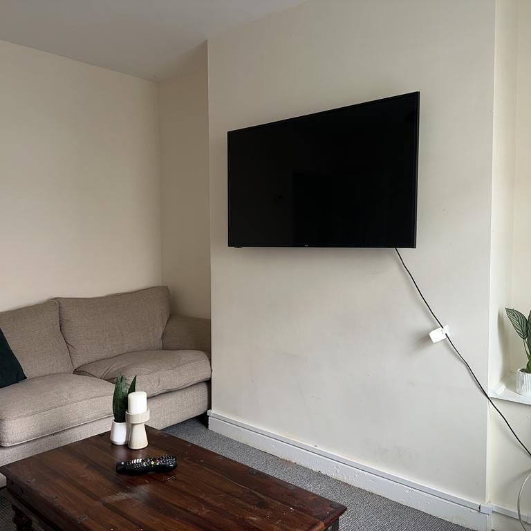 2 bedroom terraced house to rent - Photo 1