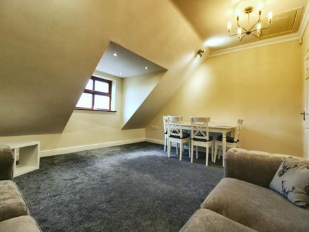 3 bedroom flat to rent - Photo 3