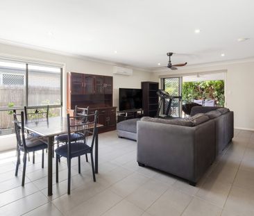 Stunning Family Home with Solar Power, 5 Air Conditioners & Premium... - Photo 1