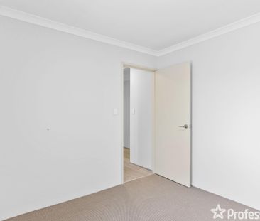 16 Braeburn Loop, Wattle Grove WA 6107 - Photo 1