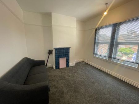 Flat 2 44 Royland Road - Newly Refurbished Loughborough - Photo 2