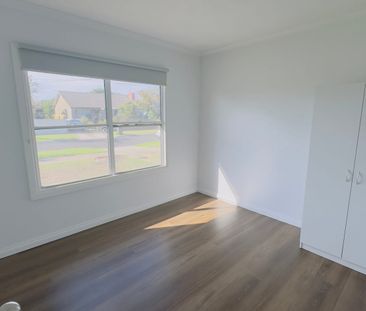 Modern 3-Bedroom Family Home in the Heart of Corio – Walk to Shops,... - Photo 4