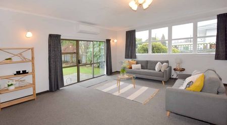 Family Home - Photo 4