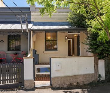 Dual level home with rear deck & garden plus secure parking - Photo 6