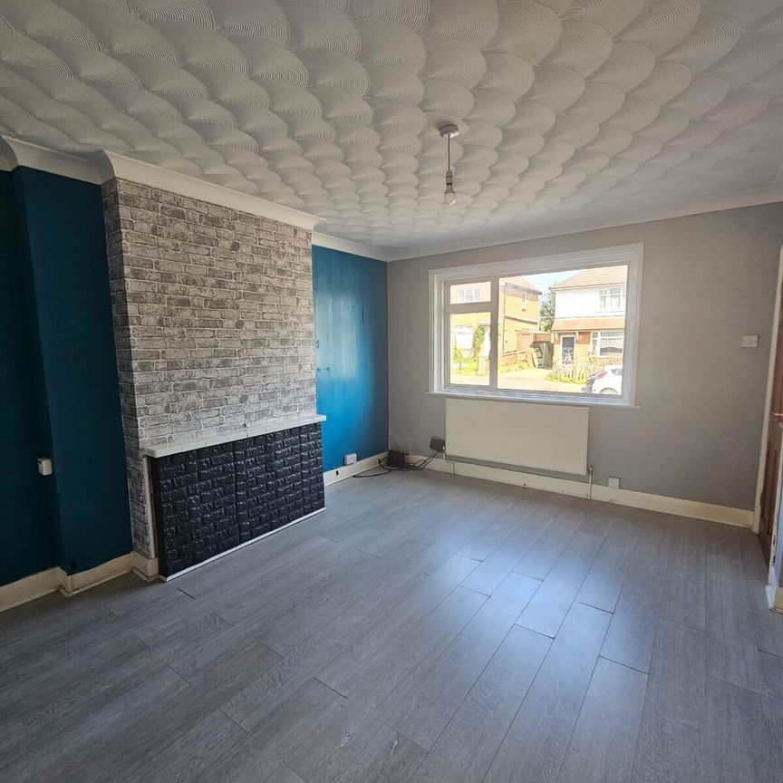 Lobelia Road, Southampton - Photo 1