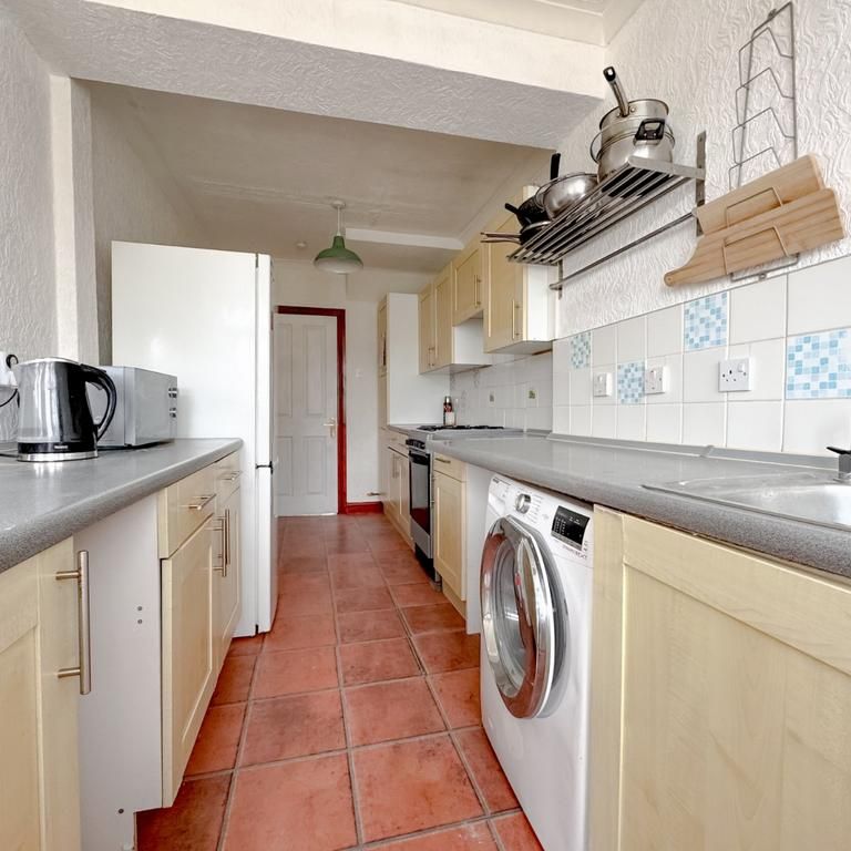 4 bedroom terraced house to rent - Photo 1