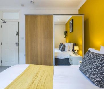 3 bedroom flat share to rent - Photo 2