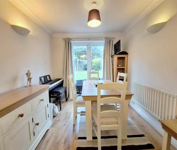 4 bedroom detached house to rent - Photo 3