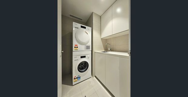 Furnished North Facing Bridge View Luxury Home in One Sydney Harbour - Photo 1