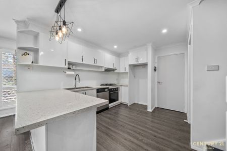 Contemporary and Convenient Living&excl; - Photo 5