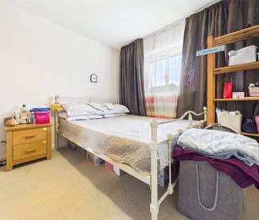 Harvesters Close, Isleworth, Middlesex, TW7 - Photo 2