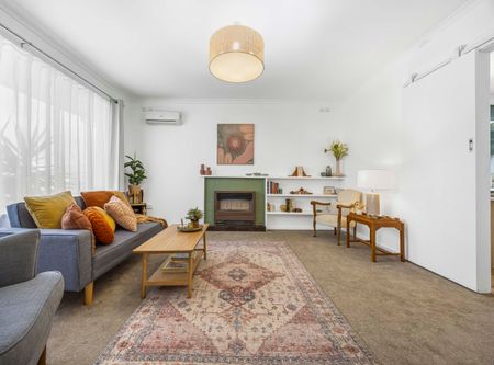 Recently Refurbished Charming 3-Bedroom Home - Photo 5