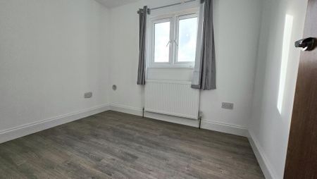 6 bedroom terraced house to rent - Photo 4