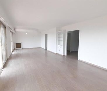 Location Appartement 3 pièces 97m² LE CANNET 06110 - Photo 2