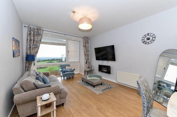 35 Lagmore View Road, Dunmurry, Belfast, BT17 0FR - Photo 1