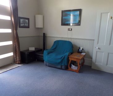 One bedroom unit, located in a secure complex, complete with an ele... - Photo 4